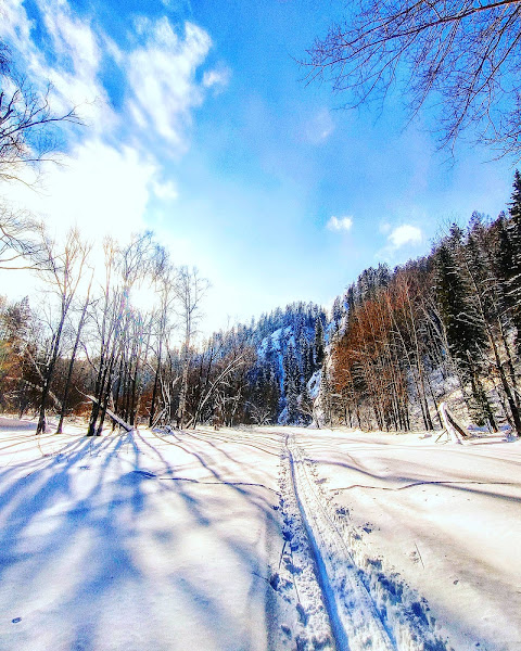 Красные камни