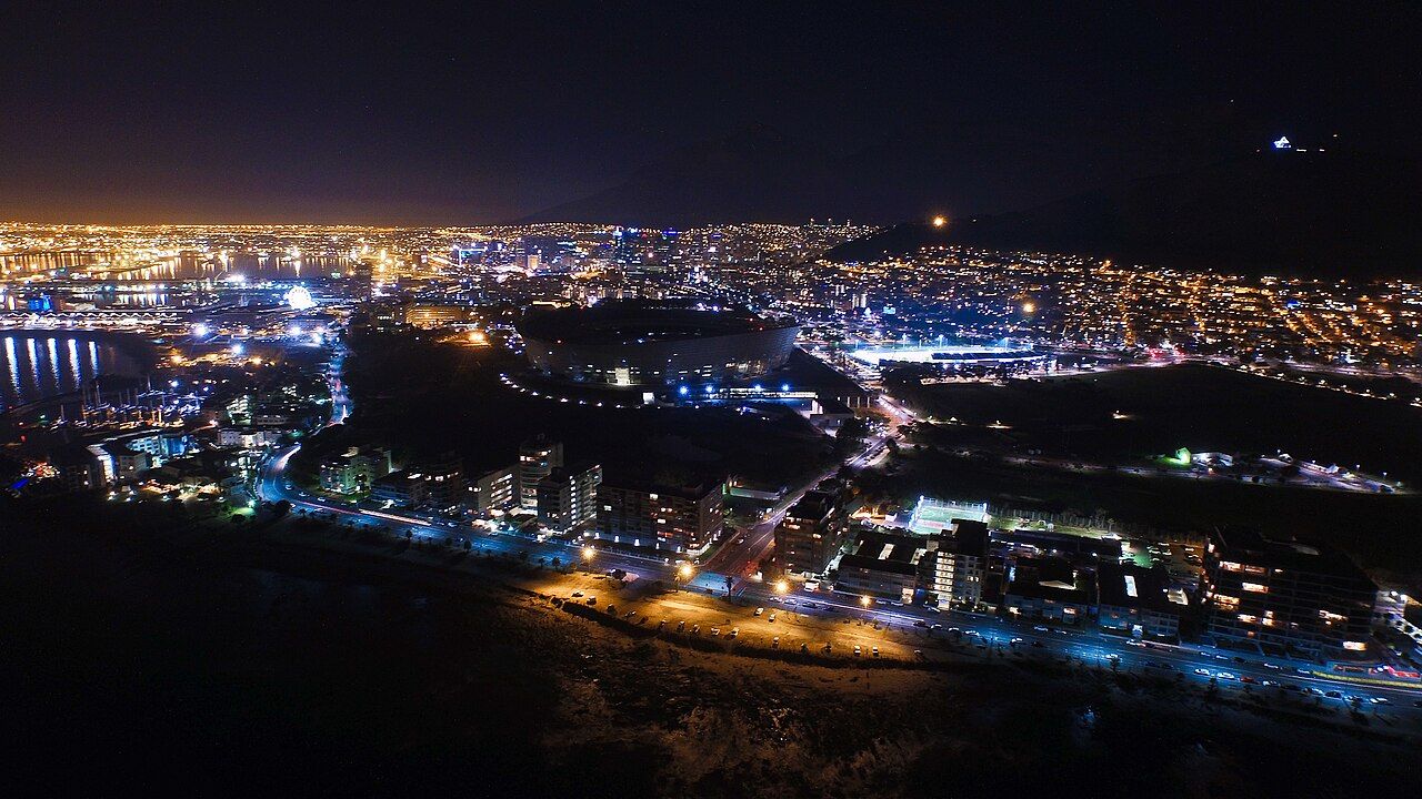 Aerial photo of Cape Town by night(3)
