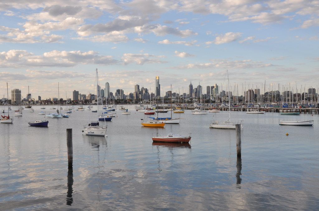 Lascar "Vertical" - Melbourne CBD from a pier (4469051906)