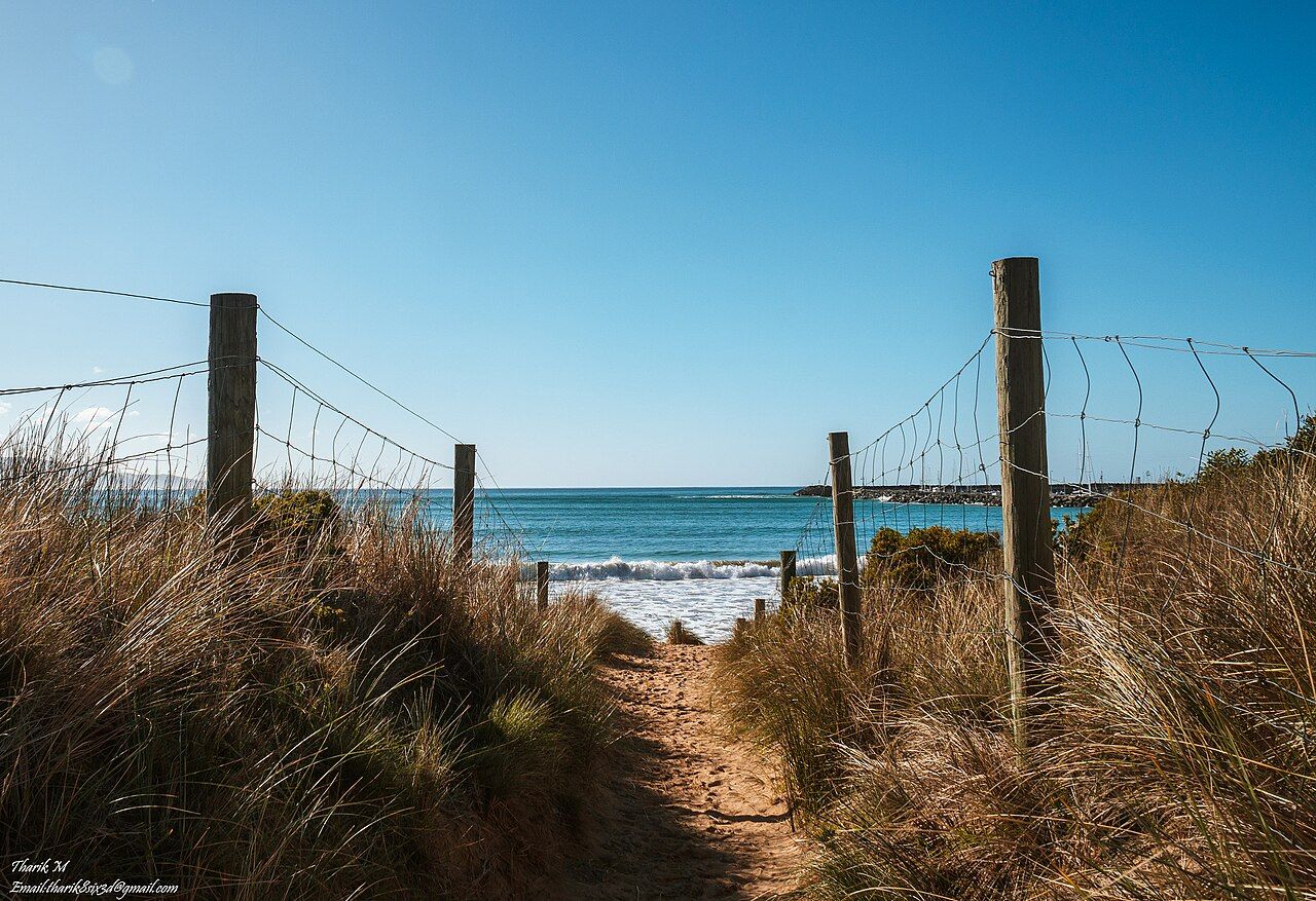 Apollo Bay Beach Melbourne (176098999)