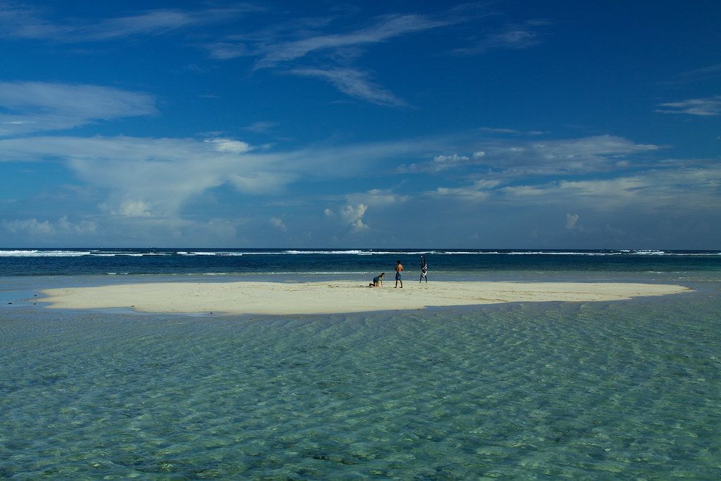 Setting anchor on the sand bar