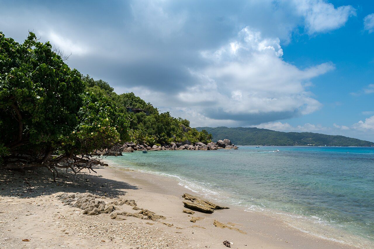 Strand auf der Insel Felicite, Seychellen (38909167984)