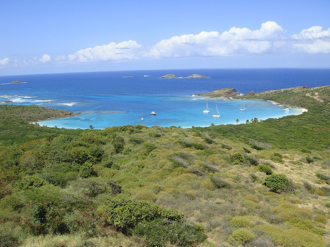 Faro Isla de Culebritas Ruins