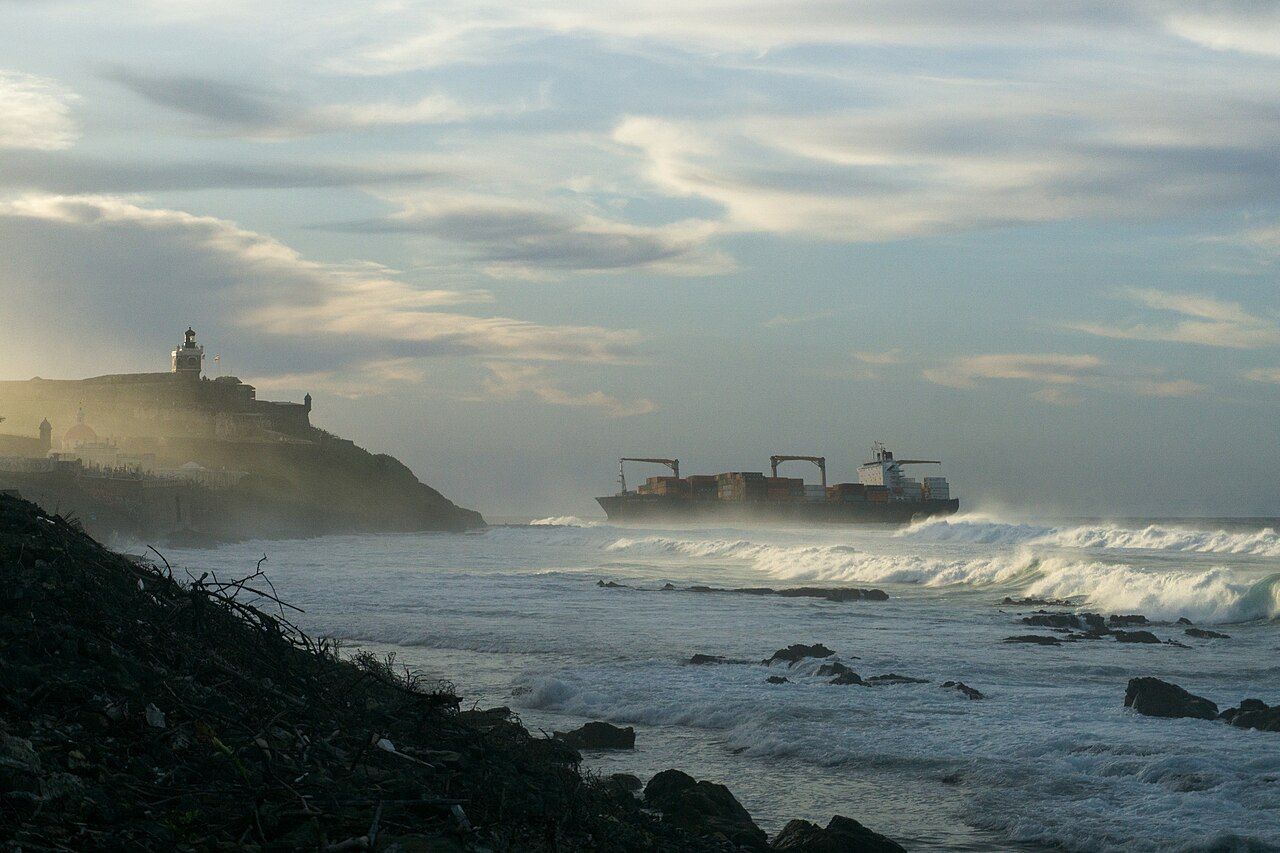 Cargo ship approaching to Puerto Rico 2019-10-27