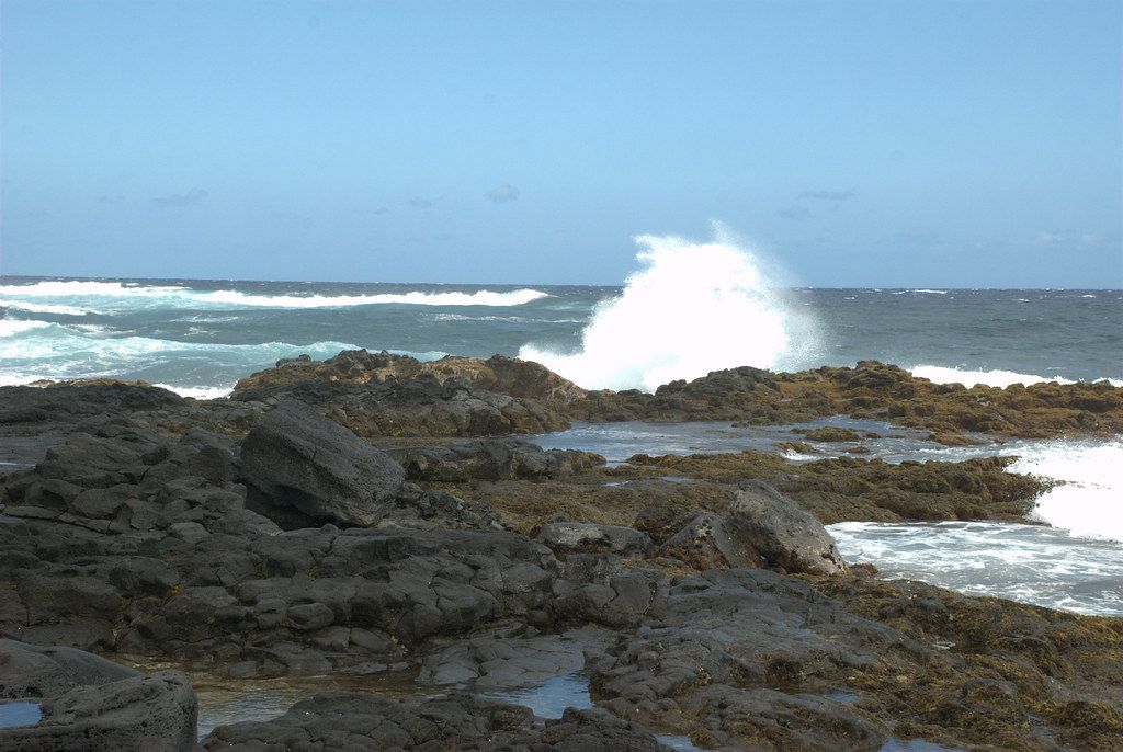 Waves Breaking @ Black Sand Beach