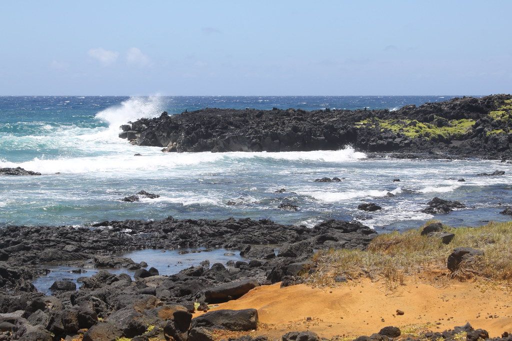 Coastline on the walk to green sand beach