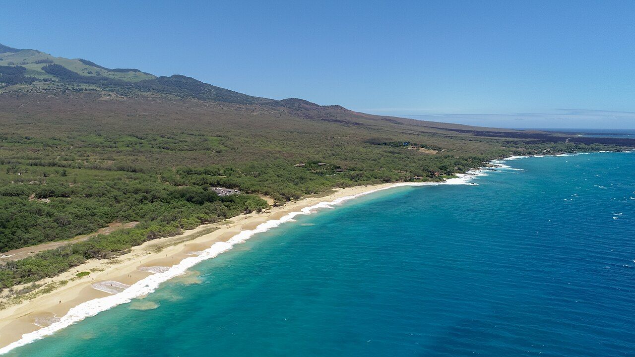 Amazing Makena Beach Shoreline, Maui Hawaii (45689685552)