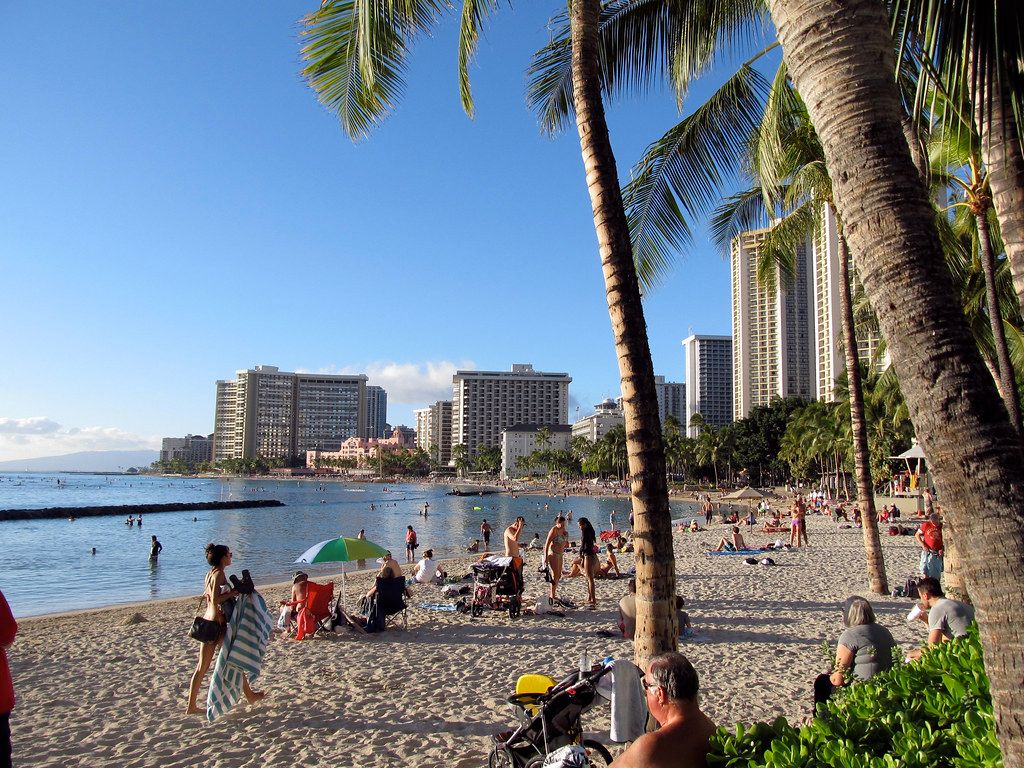 090 Duke Kahanamoku Statue, Waikiki Beach Oahu Hawaii 1993