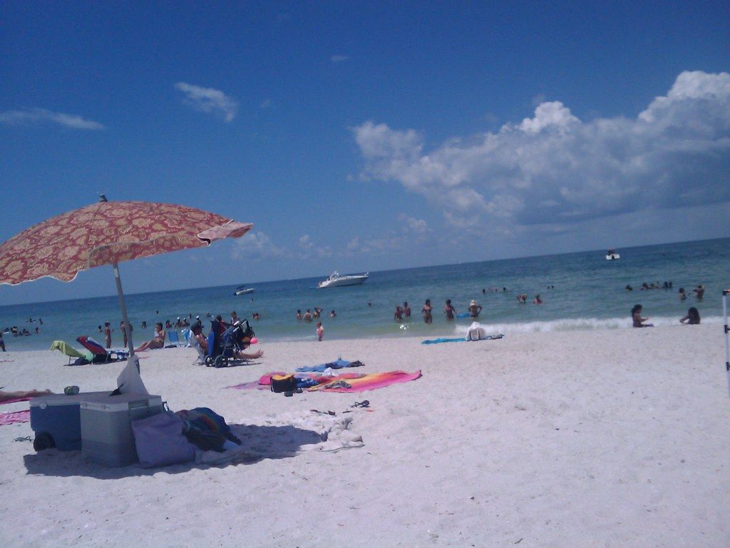 Caddy's on the beach