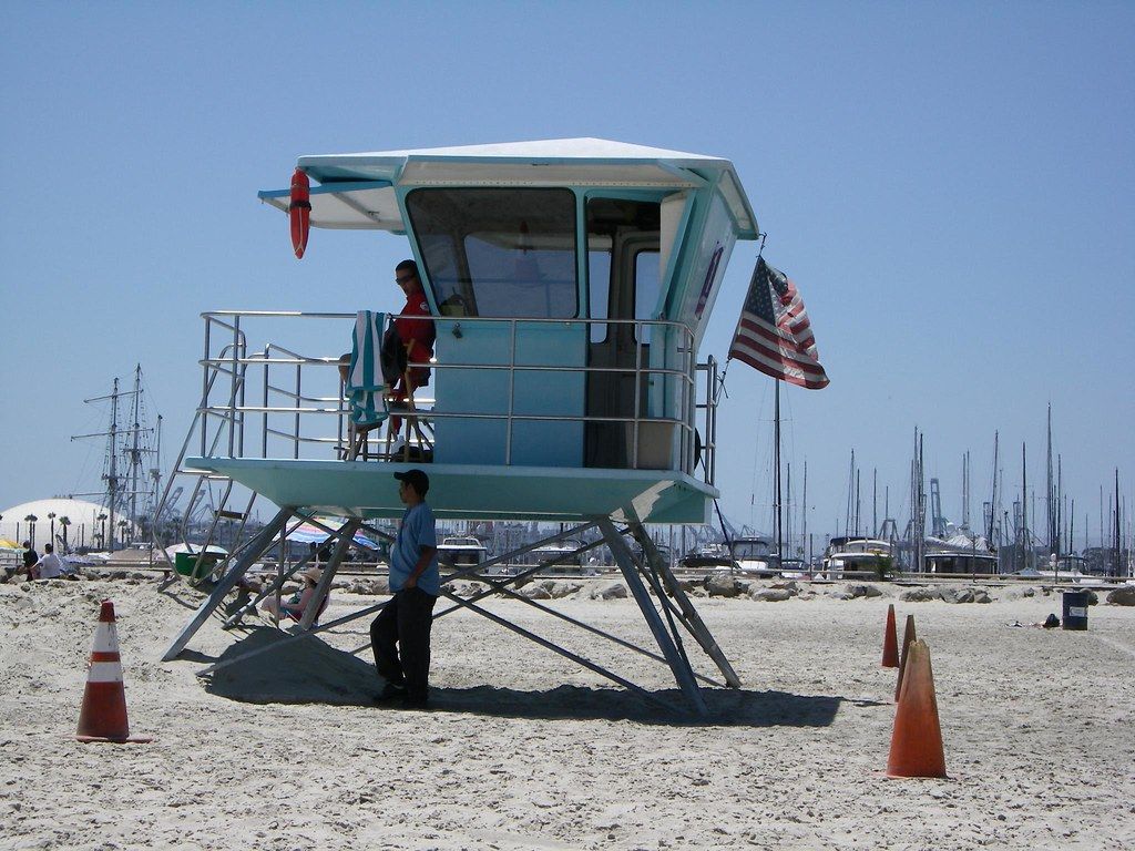 Vigilantes de la playa en Long Beach