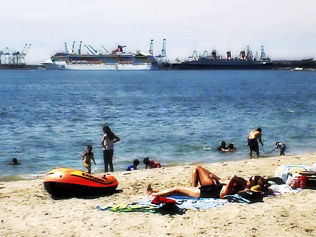 Carnival cruiser Long Beach