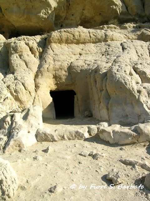 Crete [GR], 2006, Matala: tombe rupestri.