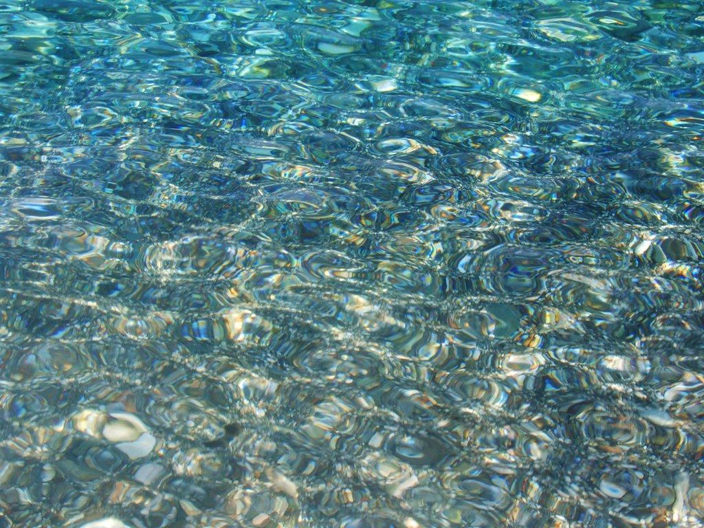 Sea water Taormina-Messina-Sicilia-Italy - Creative Commons by gnuckx