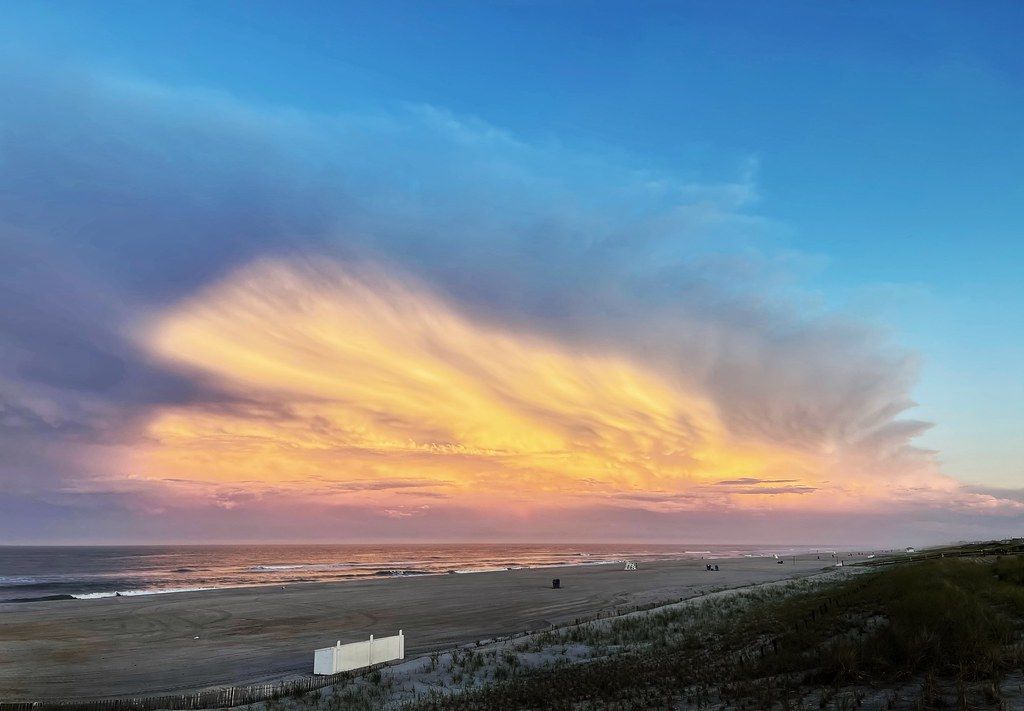 Can't get enough of these sunsets. #seaside #barnegat #redsky #explore #saltlife
