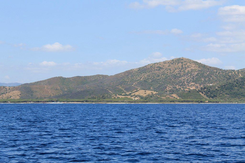 Sailing north along the Sardinian coast from Cala Liberotto to Capo Coda Cavallo