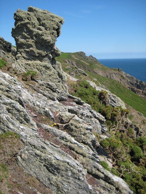 Rock outcrop above Steeple Cove