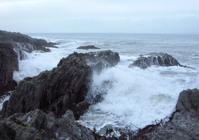 Close up of Waters edge just North of Queener Point