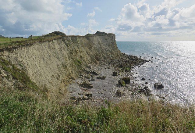 Coastal path between Binnel Bay and Woody Bay