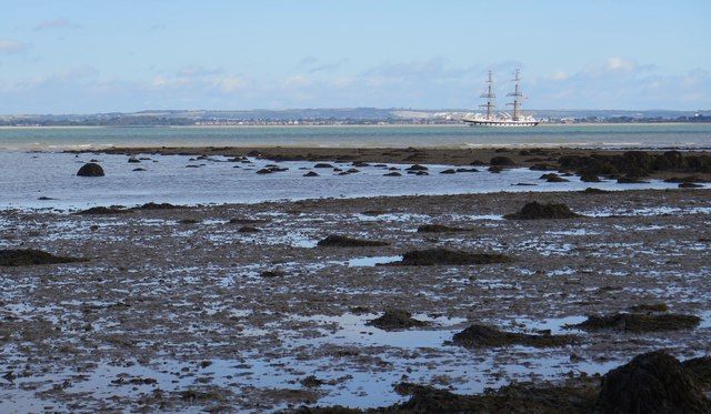 Low tide near Binstead Hard