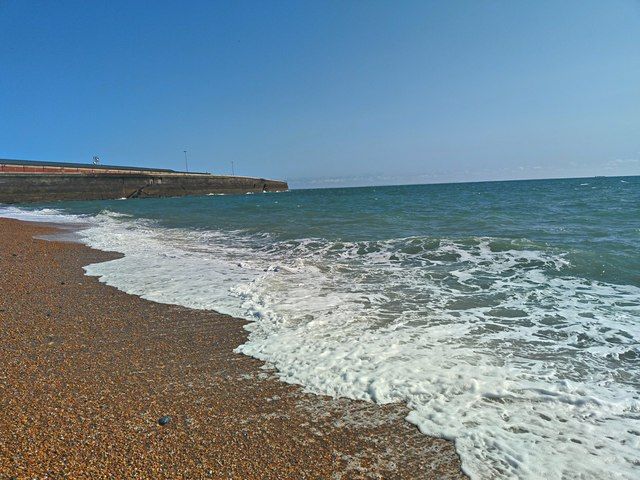 Beach west of Admiralty Pier