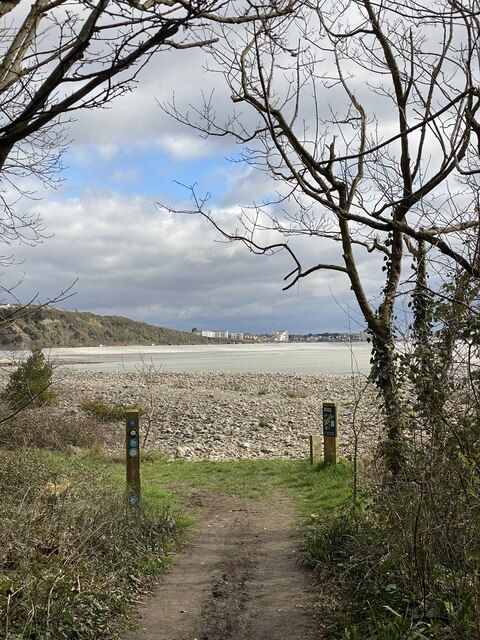 Approaching Porthkerry Beach