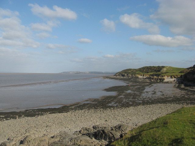 Northern shoreline of Middle Hope