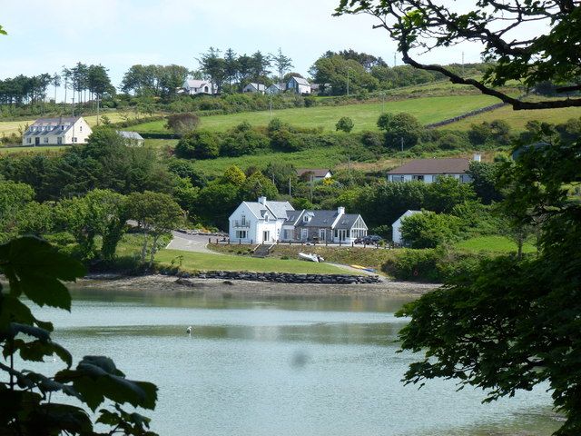 A glimpse across the bay