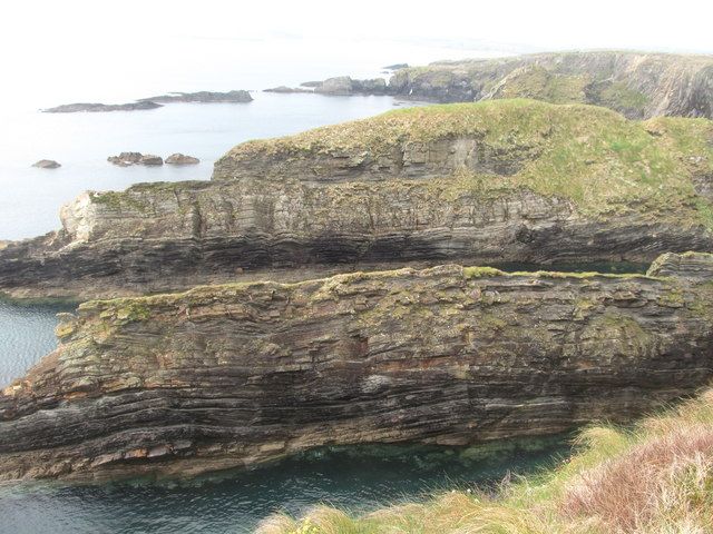 Rocky shoreline at Dundeady