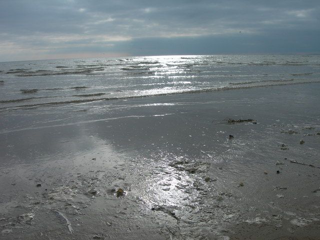 Shoreline at Cefn Sidan Beach