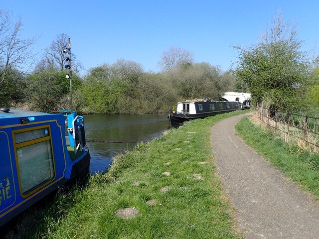 Narrowboats on the Grand Union Canal