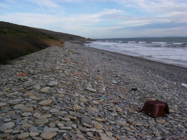 View east along the storm beach at Marros Sands