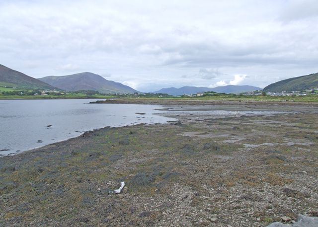Valencia river shore at Mannix Point