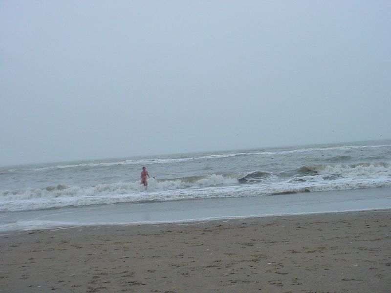 Vuurkorf bij strandtent Buiten