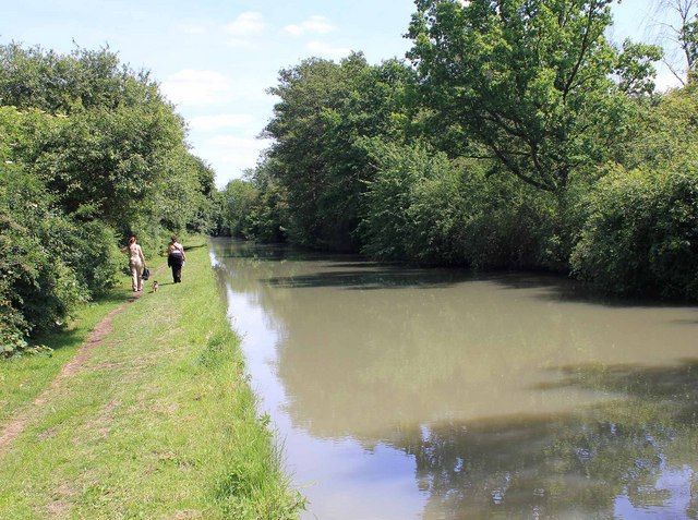 Grand Union Canal towards lock