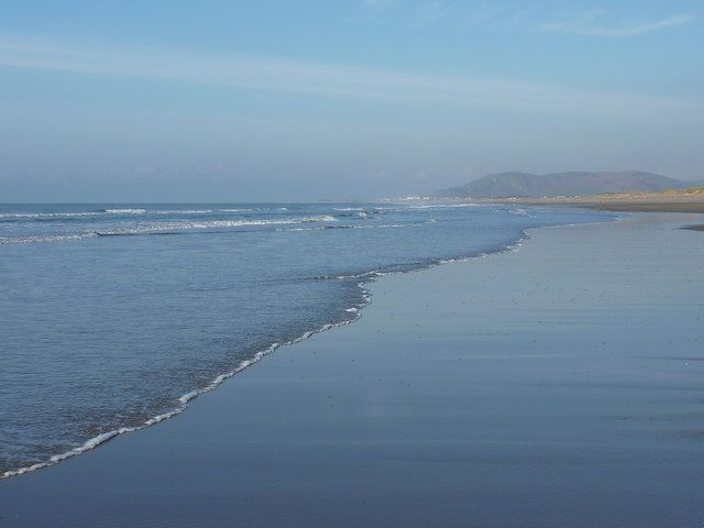 Brighter day on Aberdovey beach