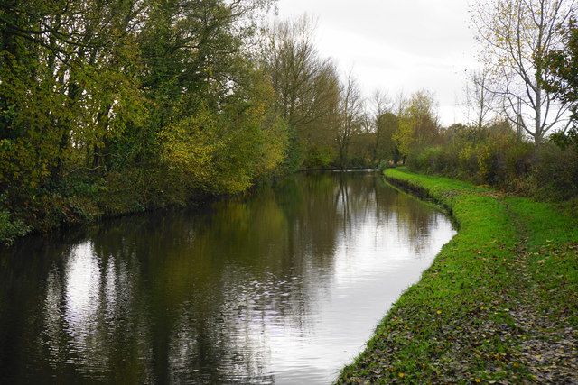 The Staffordshire & Worcestershire Canal heading towards Coven