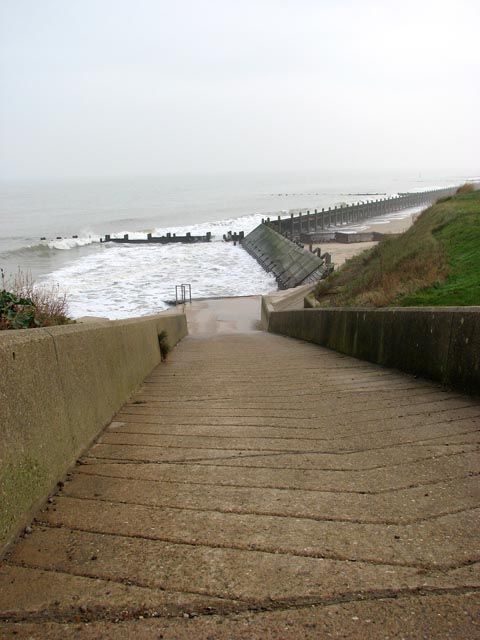 This way to the beach