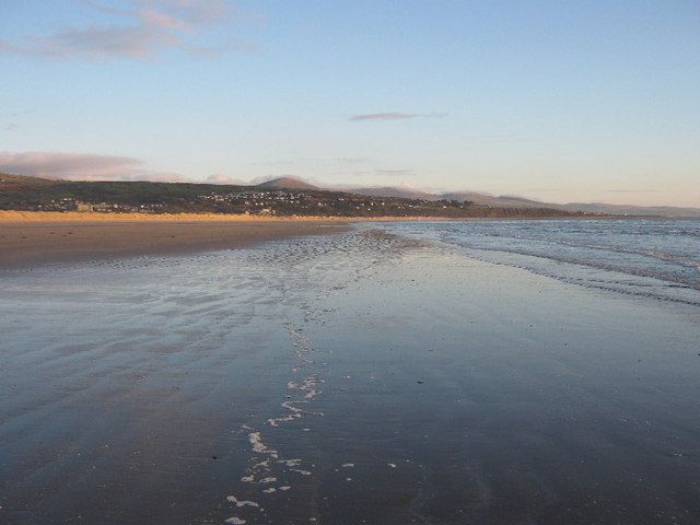 The low tide line