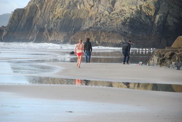 Ymdrochi 'Dolig Traeth y Greigddu Dydd Nadolig 2007 – A Christmas Dip Black Rock Sands Christmas Day