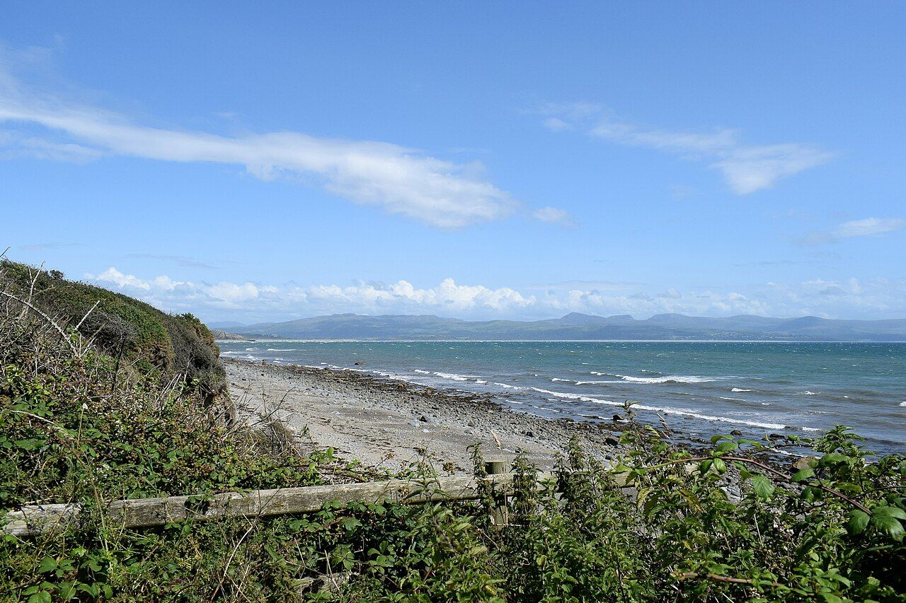Grisiau i'r traeth - Steps to the beach