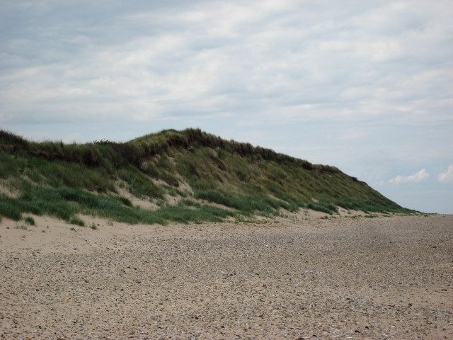 Scolt Head Island Traverse 3: High dunes seen from the beach