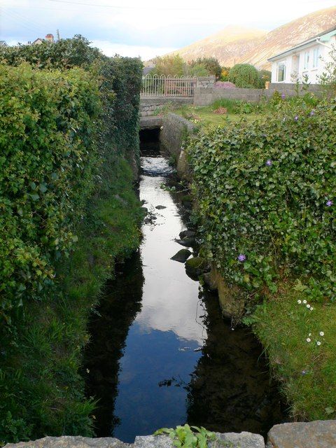 The junction of Beach Road with Croes-Higol Road in Trefor