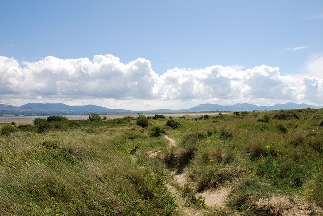 Approaching Newborough Warren (Tywyn Niwbwrch)