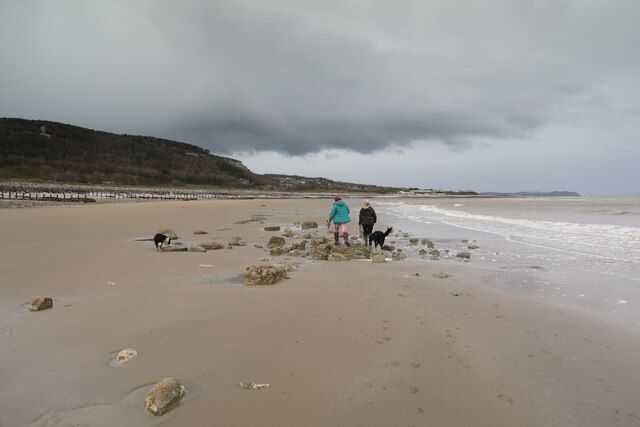 The beach between Abergele and Llanddulas