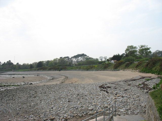 Sandy beach head at Porth Lleiniog