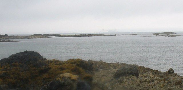 View across Porth Fudr towards the Carreg-y-fran reefs