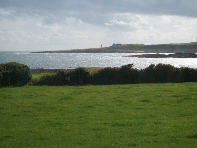 View across farmland towards Coney Island Bay