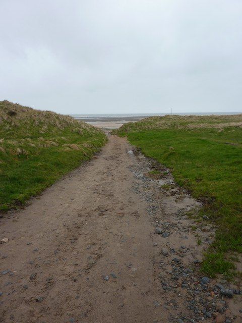 Track at the end of Shore Road
