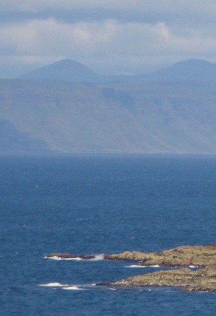 Northernmost headland rocks of Kiloran Bay