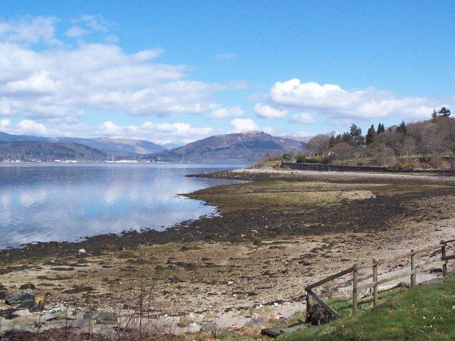 Strachur - St Catherines, Creag a' Phuill shoreline